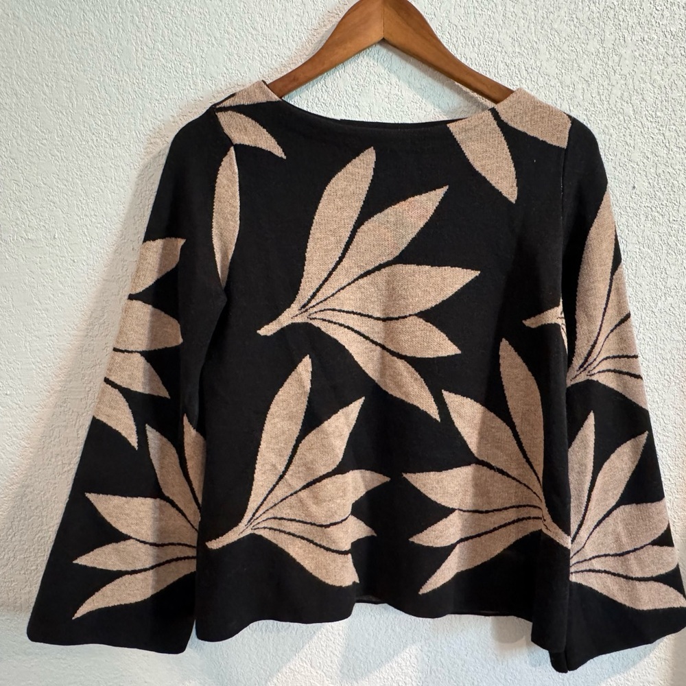 Premise Black and Tan Knit Sweater - Picture 2 of 5